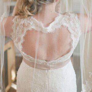 Ivory Lace Keyhole-back Wedding Dress w/ Optional Blush Sash (Demetrios Sz 16)